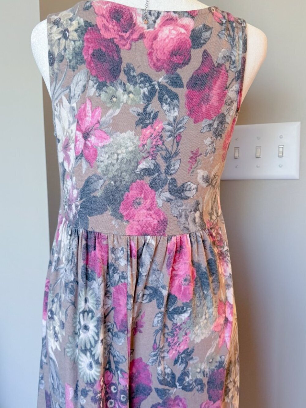 Emerald Floral Tank Sundress – Size Medium - Picture 5 of 8
